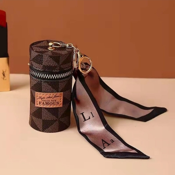 Luxury Leather Lipstick Organizer - 1.9"W x 1.9"L x 3.8"H - Picture 3 of 9